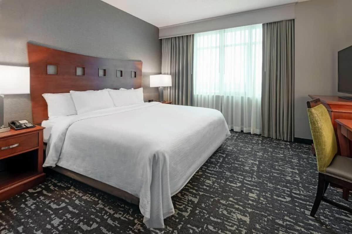 1 bedroom, premium bedding, in-room safe, desk