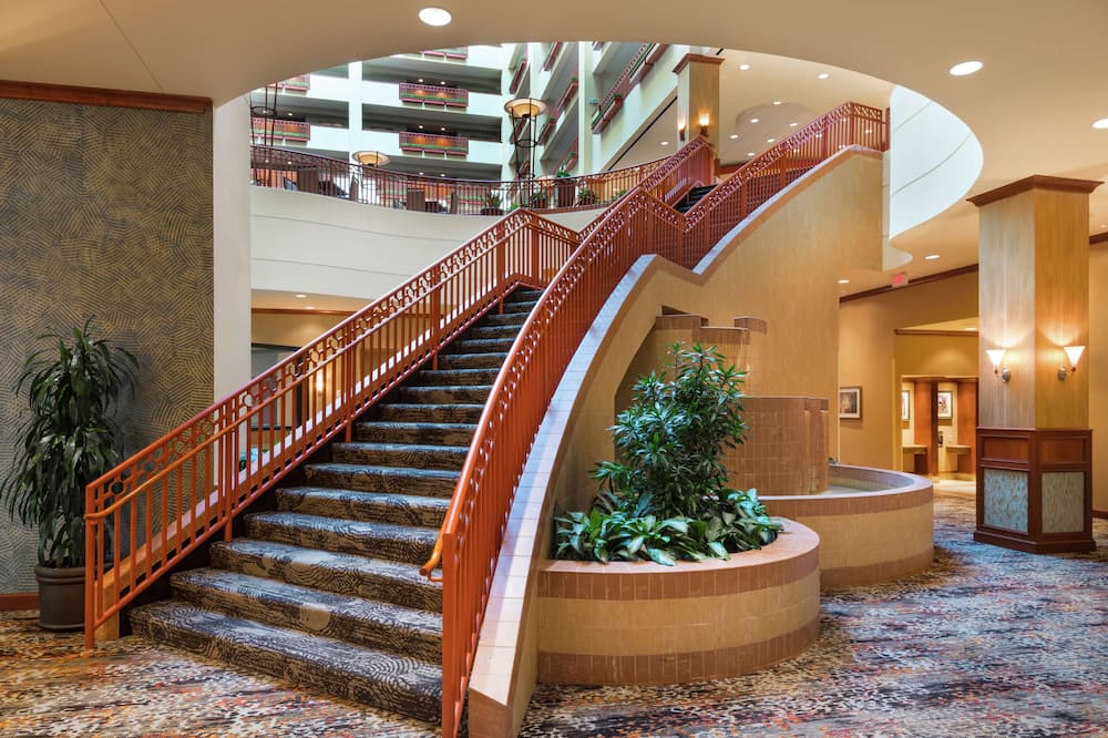 luxury hotels in St. Charles