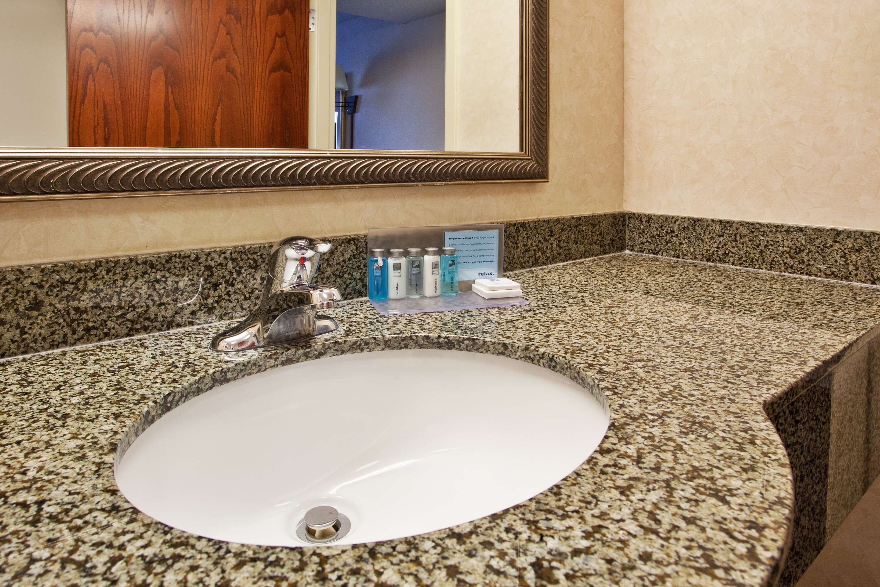 1 king bed, accessible, non smoking | bathroom | shower, hair dryer, towels