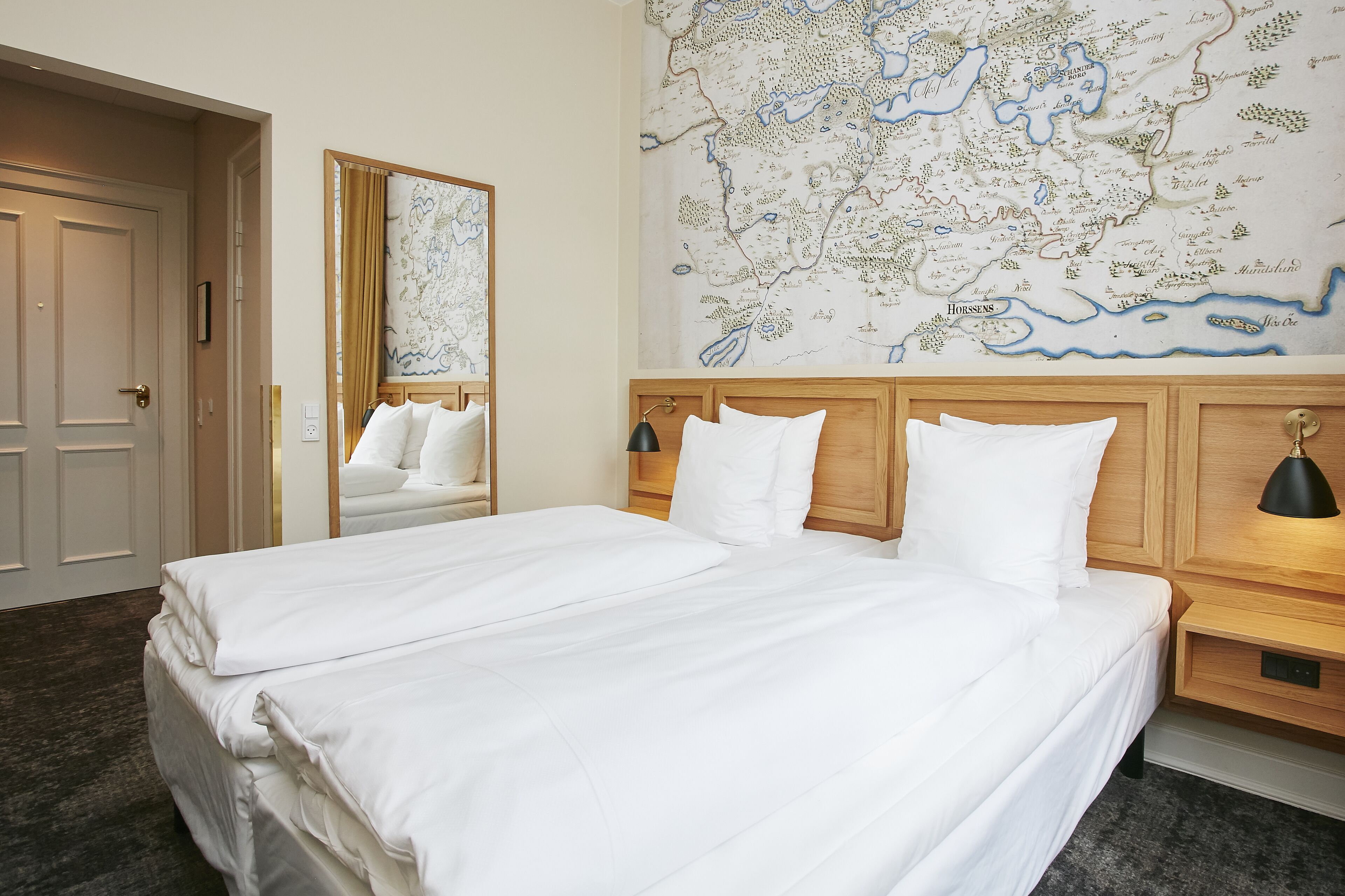 standard room, 2 single beds | 1 bedroom, in-room safe, desk, blackout curtains