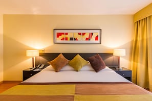 Memory foam beds, in-room safe, desk, free cribs/infant beds - Rent a Home Lyon (Santiago)