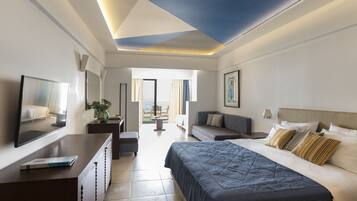 Deluxe Family Room Sea View | 1 dormitorio, ropa de cama de alta calidad, escritorio