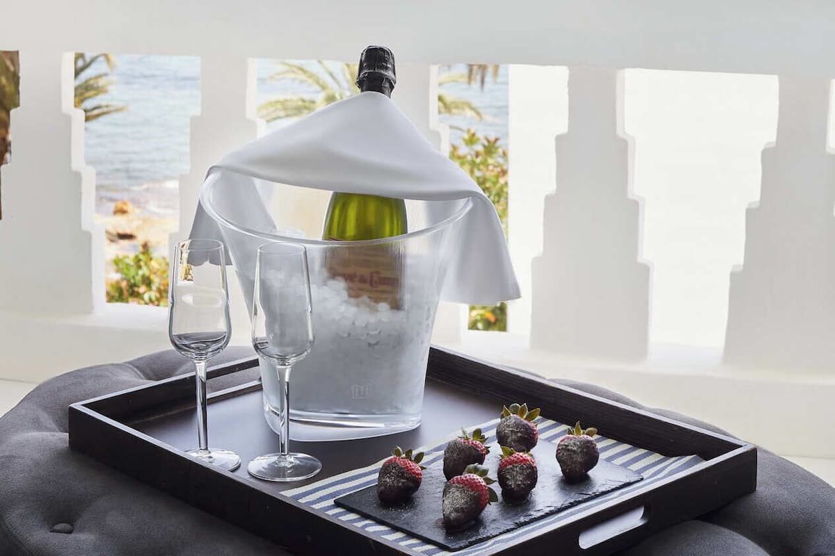 Suite, Balcony | 1 bedroom, minibar, in-room safe, free WiFi