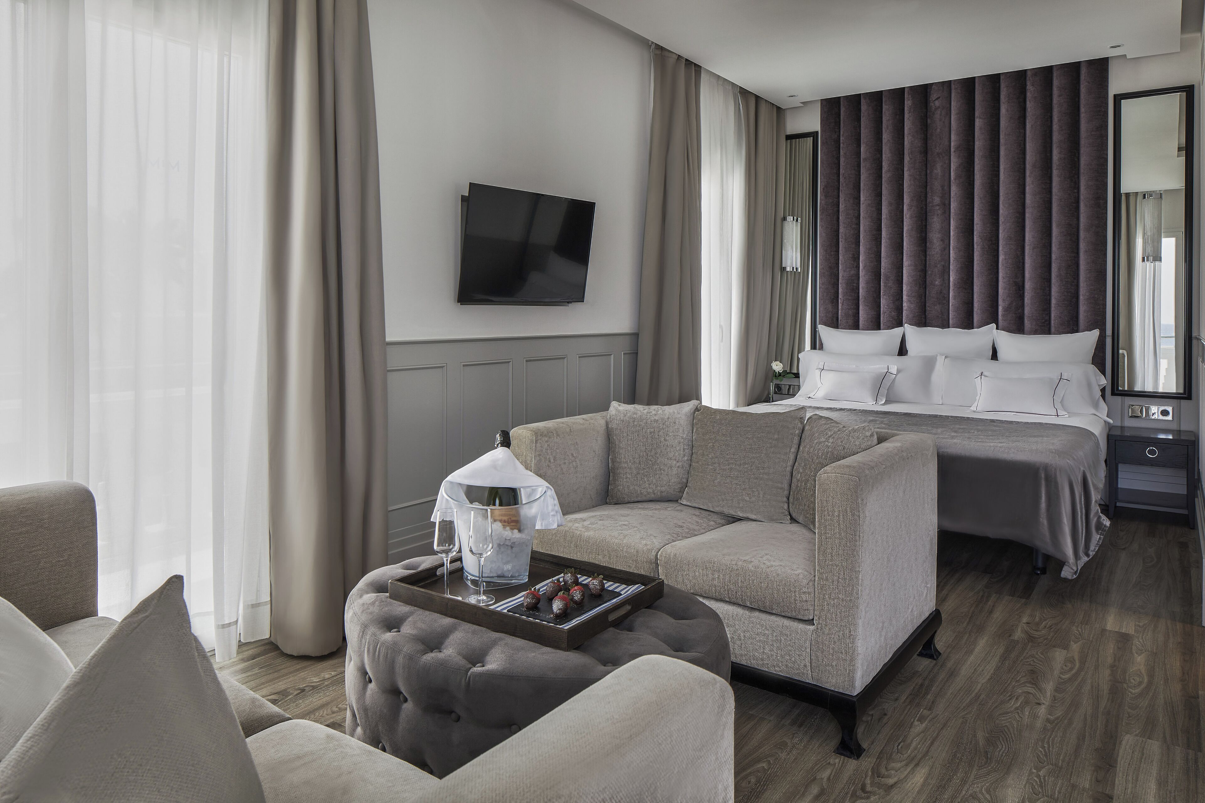 Suite | Minibar, free WiFi, bed sheets