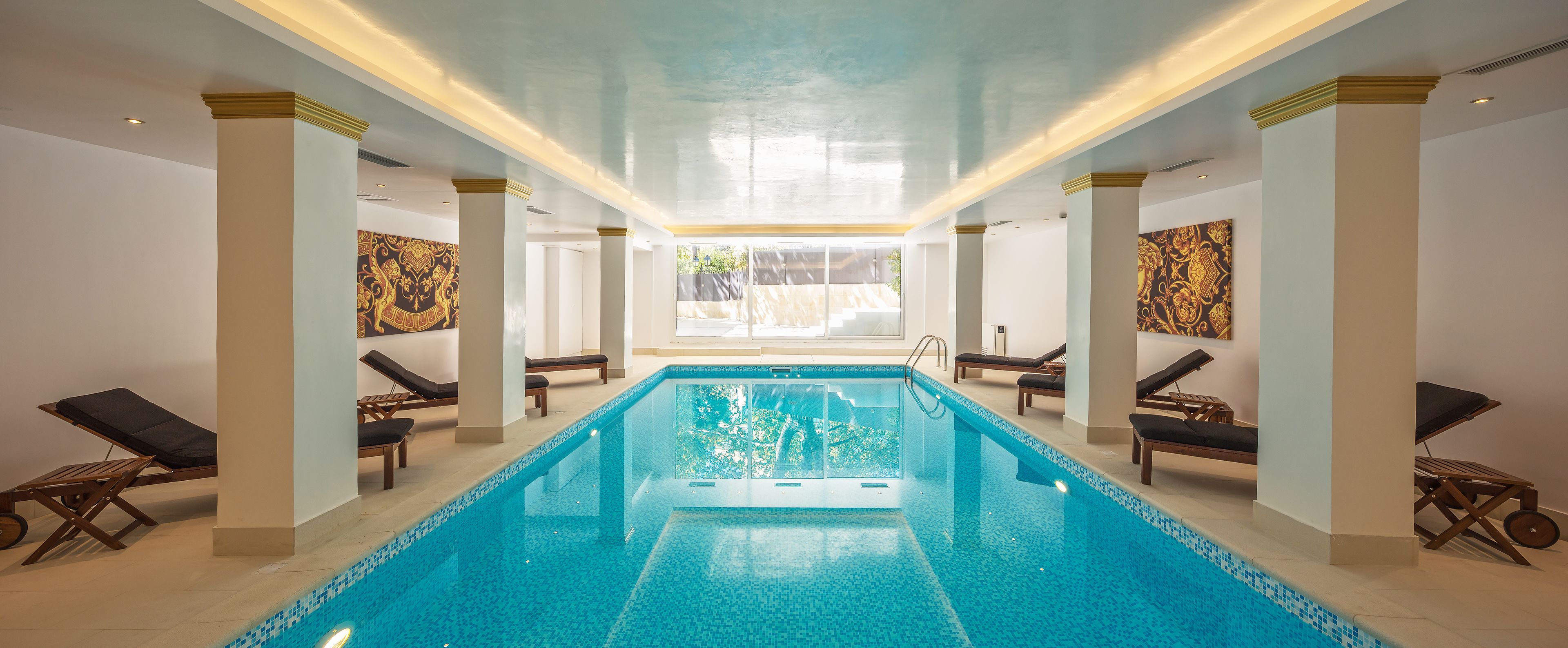 Outdoor pool, pool loungers