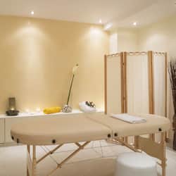 Sauna, tab panas, bilik wap, rawatan badan, lulur badan, talasoterapi