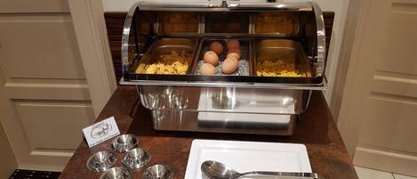 Free daily self-serve breakfast