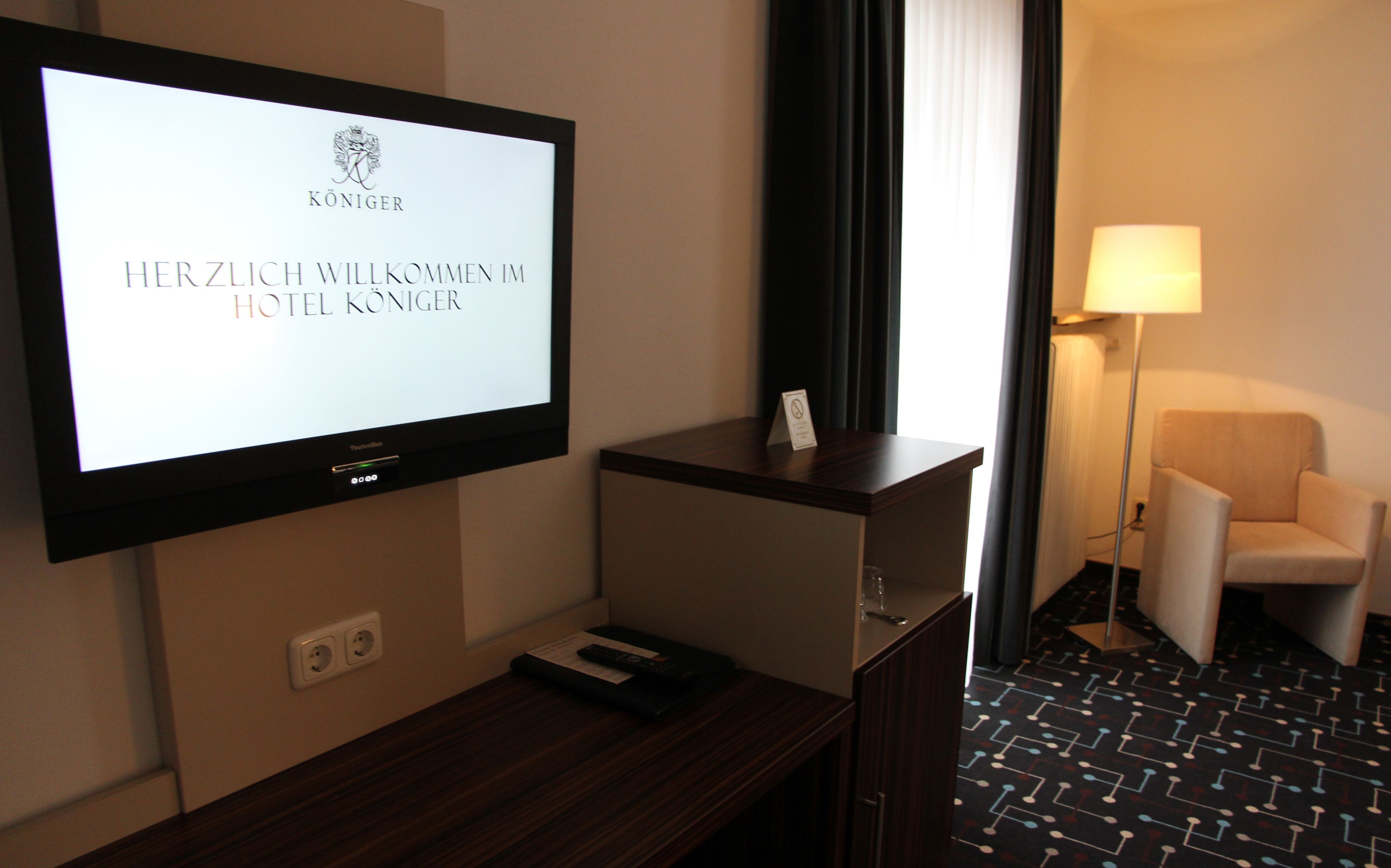 hypo-allergenic bedding, minibar, in-room safe, desk