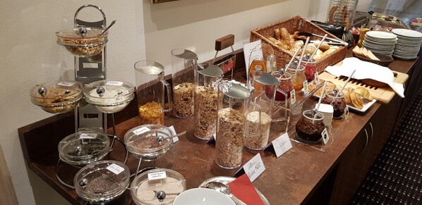 Free daily self-service breakfast