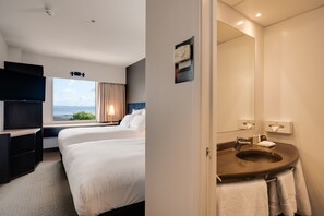 Twin Room, 2 Double Beds, Lake View | Lake view - ibis Rotorua (Rotorua)