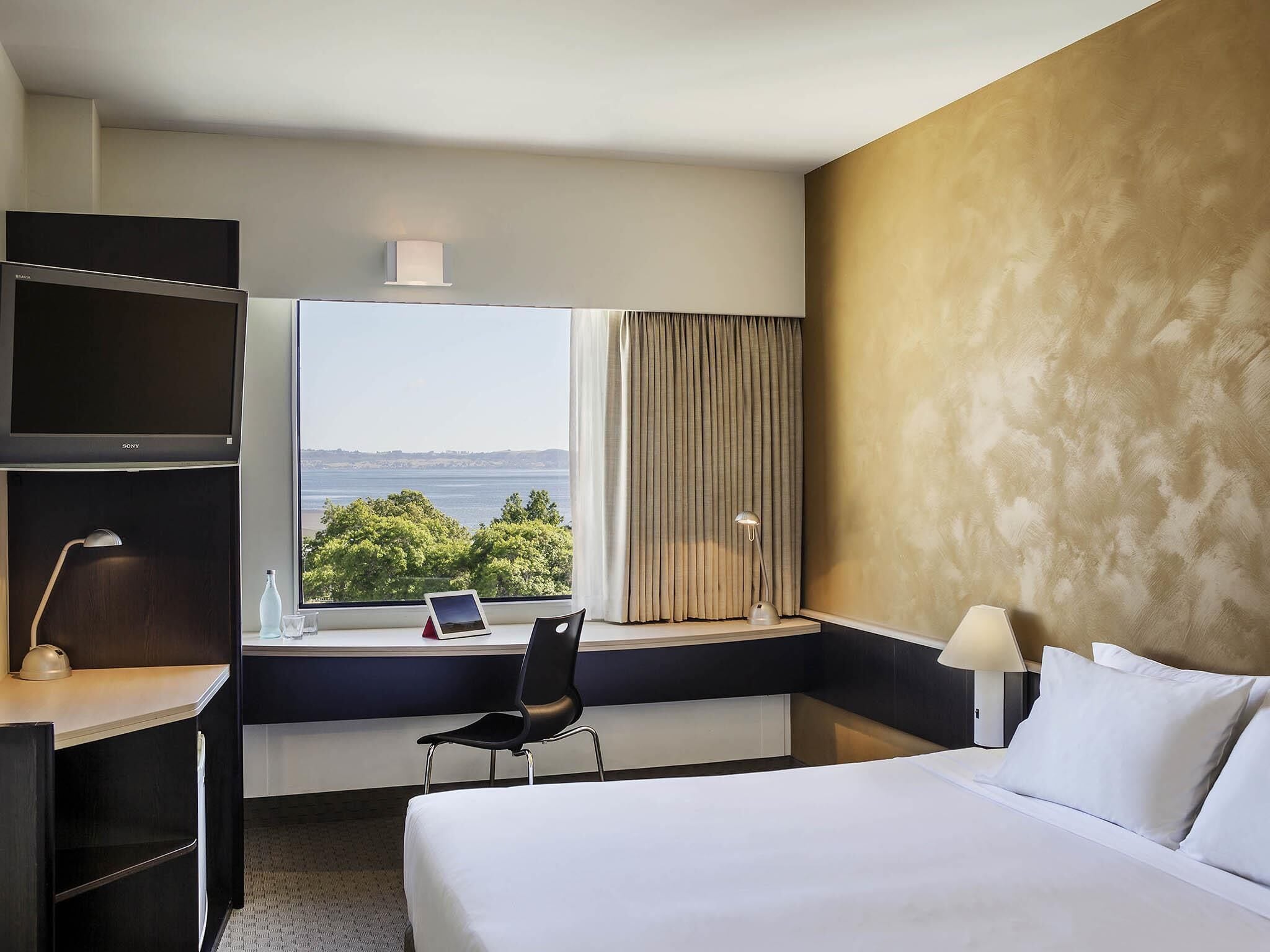 Twin Room, 2 Double Beds, Lake View
