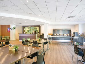 Breakfast area - ibis Rotorua (Rotorua)