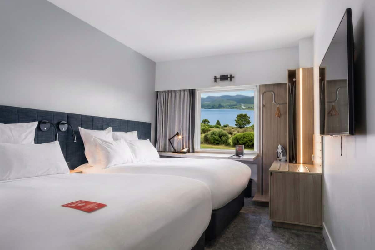 Twin Room, 2 Double Beds, Lake View