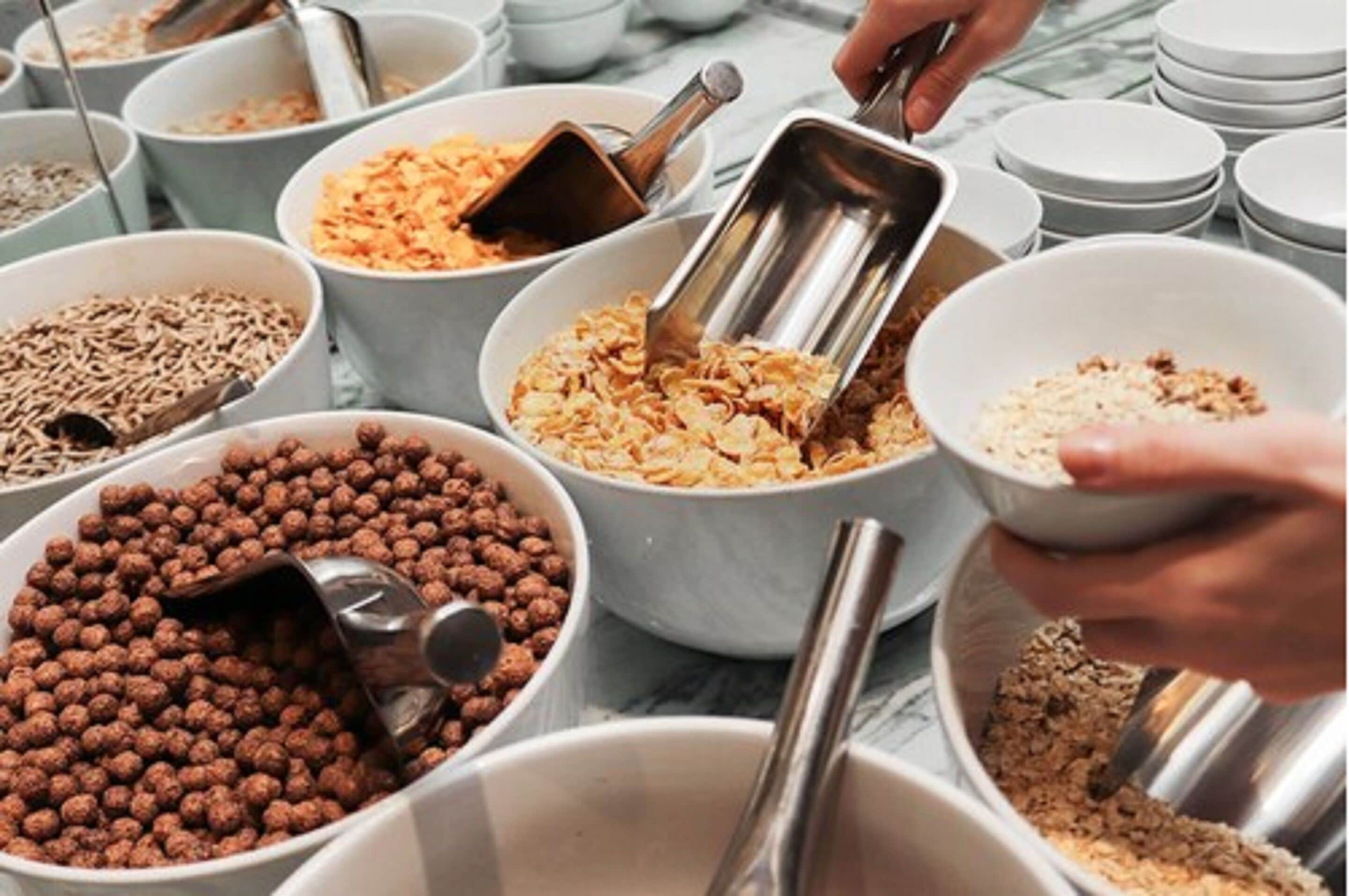 Desayuno buffet los fines de semana (USD 25 por persona)