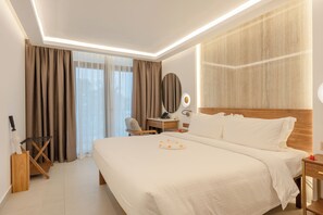 Signature kamer, uitzicht op bergen (Garden) | Een minibar, een kluis op de kamer, verduisterende gordijnen