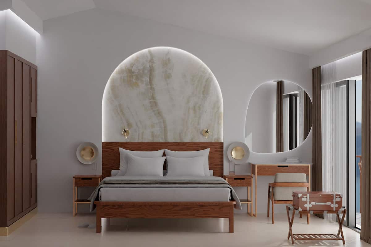 Signature Standard Garden and Mountains | Minibar, in-room safe, blackout drapes, free WiFi