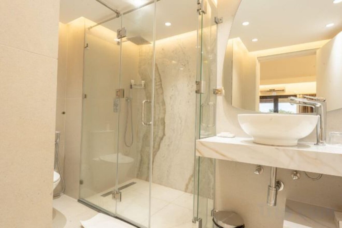 Bathroom | Shower, rainfall showerhead, free toiletries, hair dryer