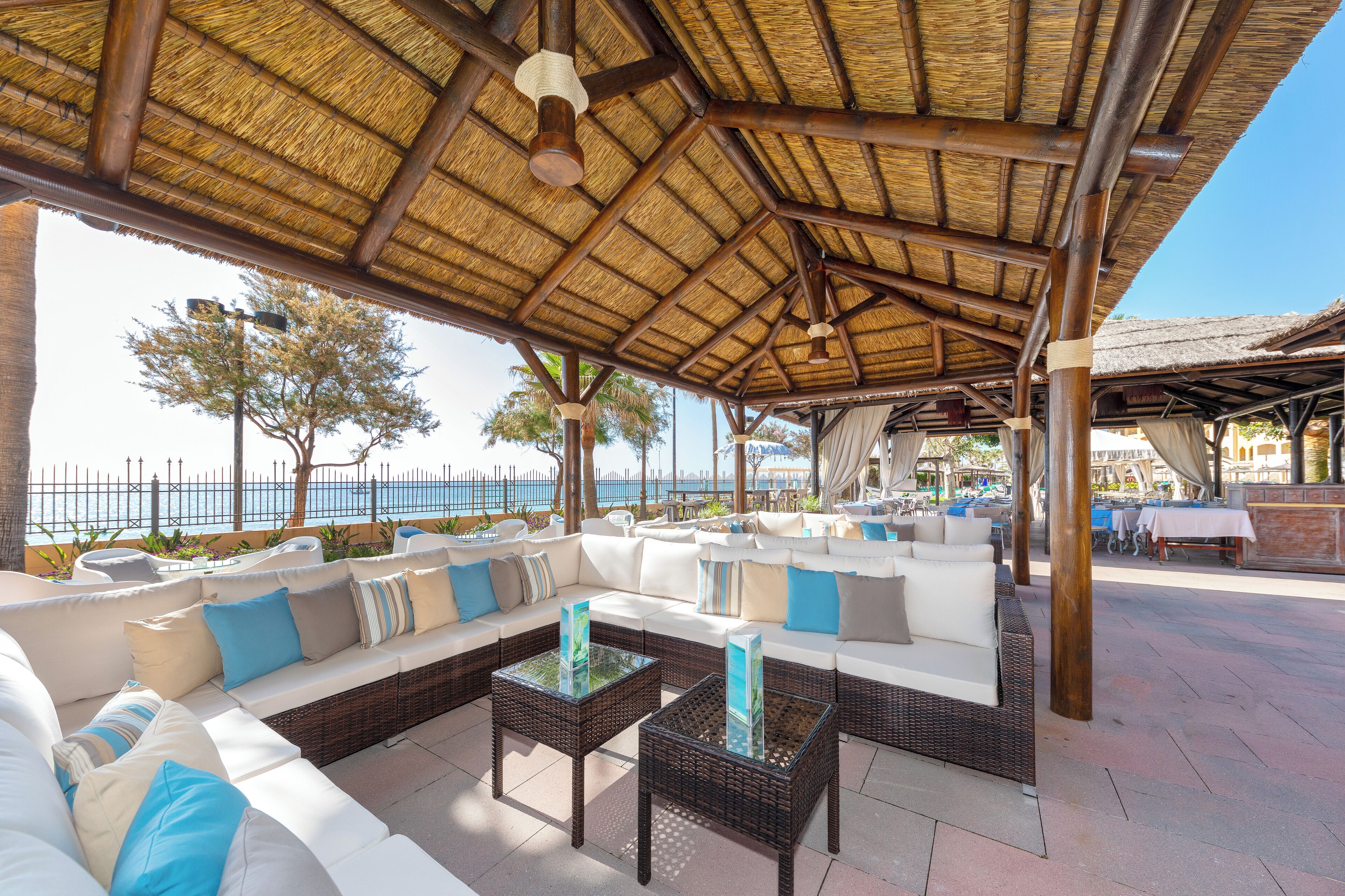 3 restaurants, breakfast, lunch, dinner served; international cuisine 