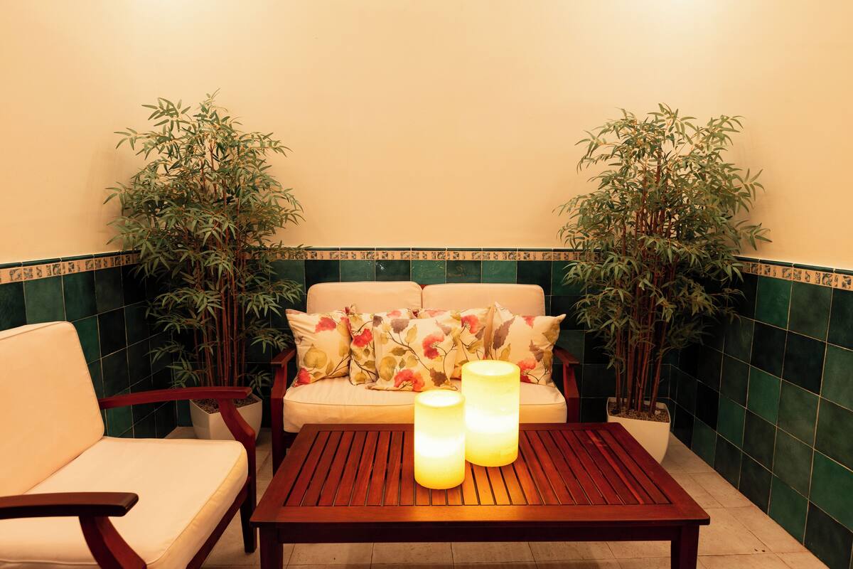 couples treatment room(s), sauna, hot tub, steam room