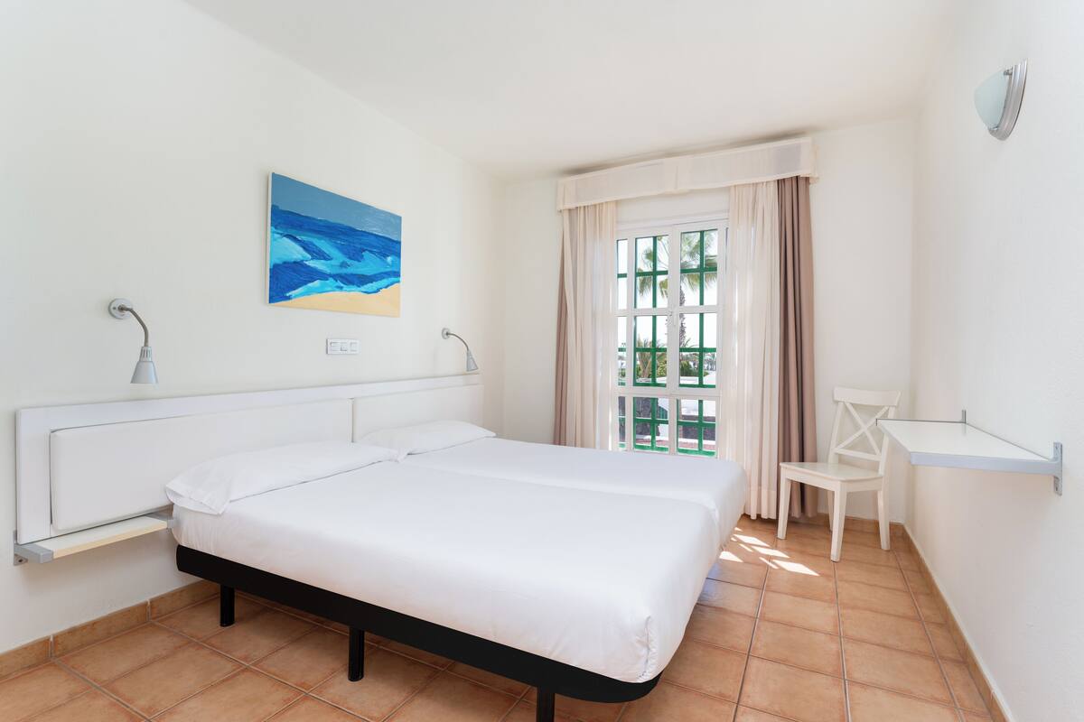 In-room safe, WiFi, bed sheets