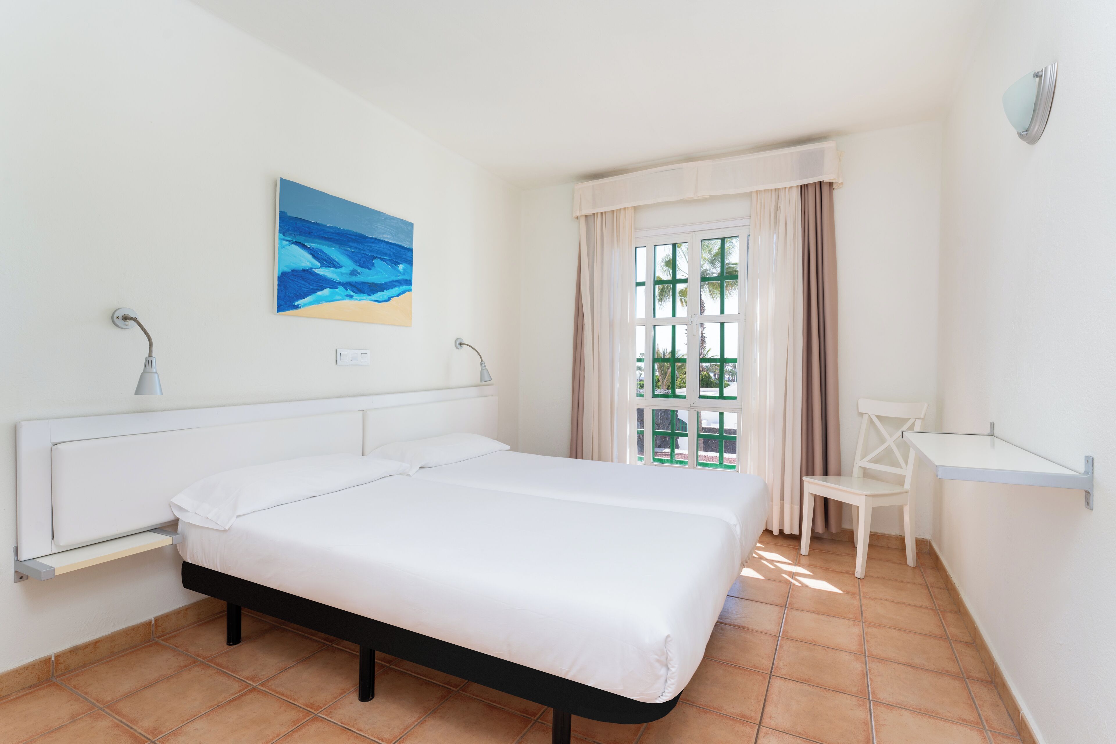 In-room safe, WiFi, bed sheets