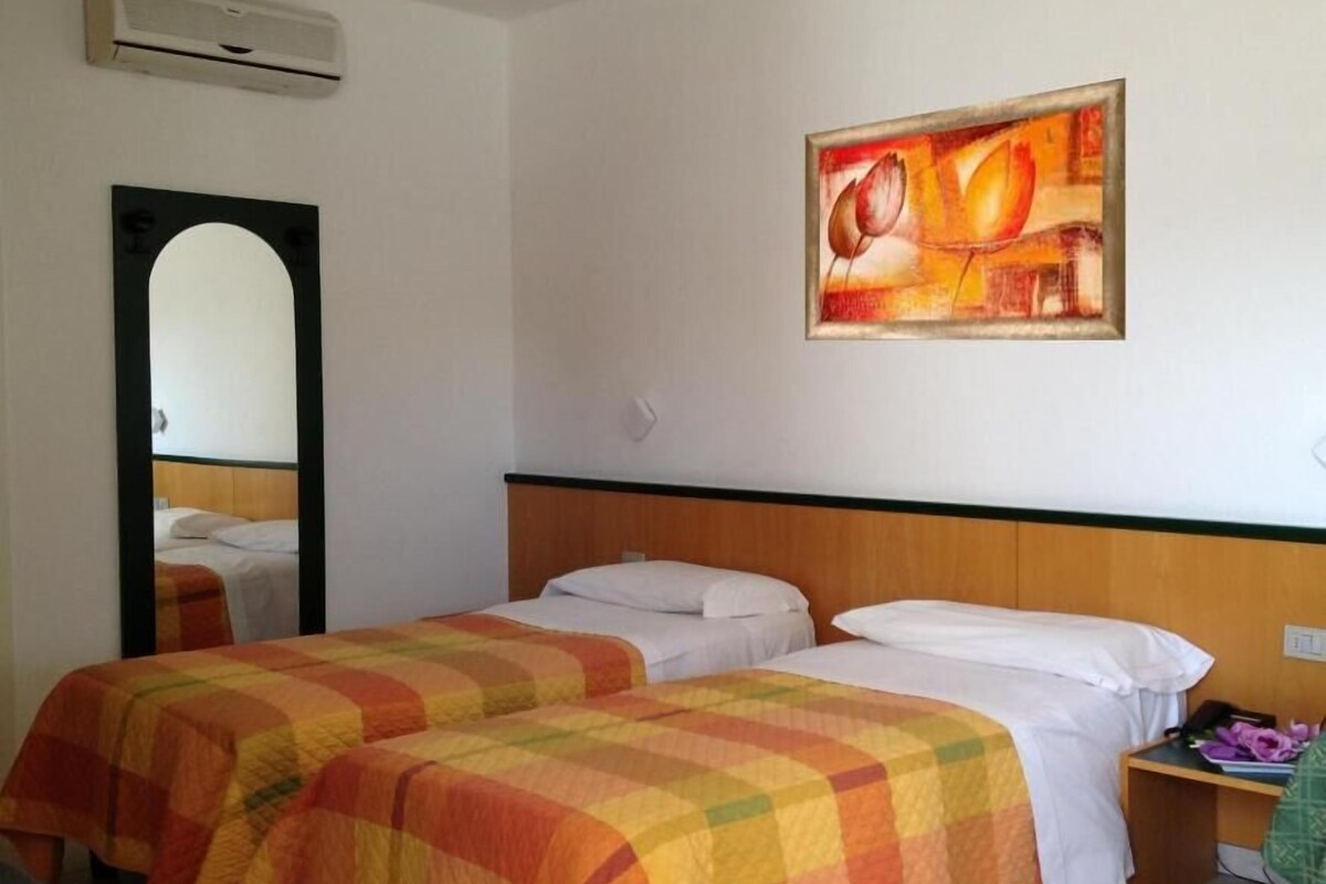 Standaard kamer, 1 twee- of 2 eenpersoonsbedden | Lakens van Egyptisch katoen, luxe beddengoed, donsdekens, een minibar