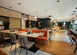 매일 현지식 아침 식사(1인당 EUR 28)