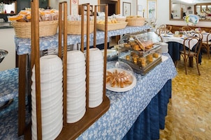 Daily buffet breakfast for a fee