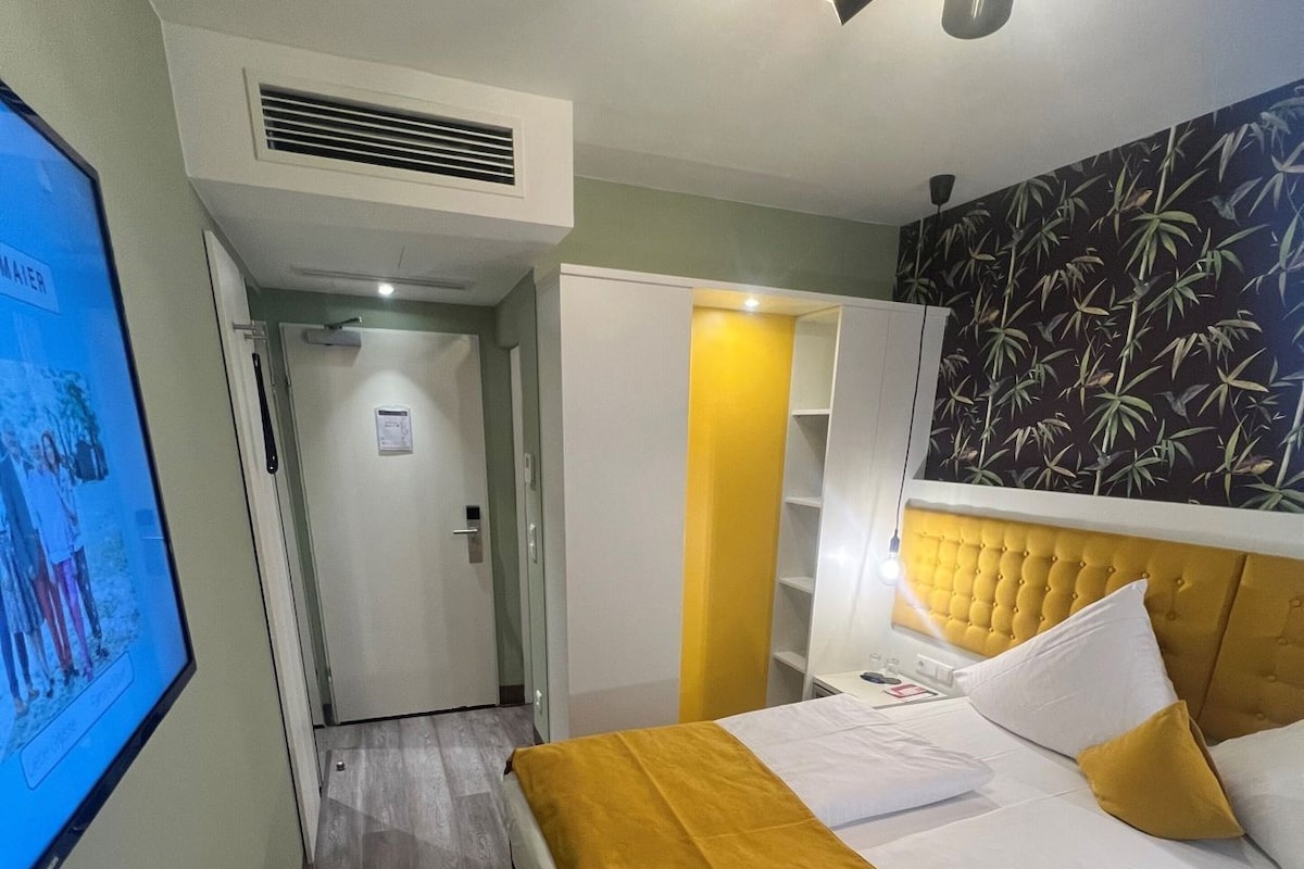 Minibar, Zimmersafe, Verdunkelungsvorhänge, schallisolierte Zimmer