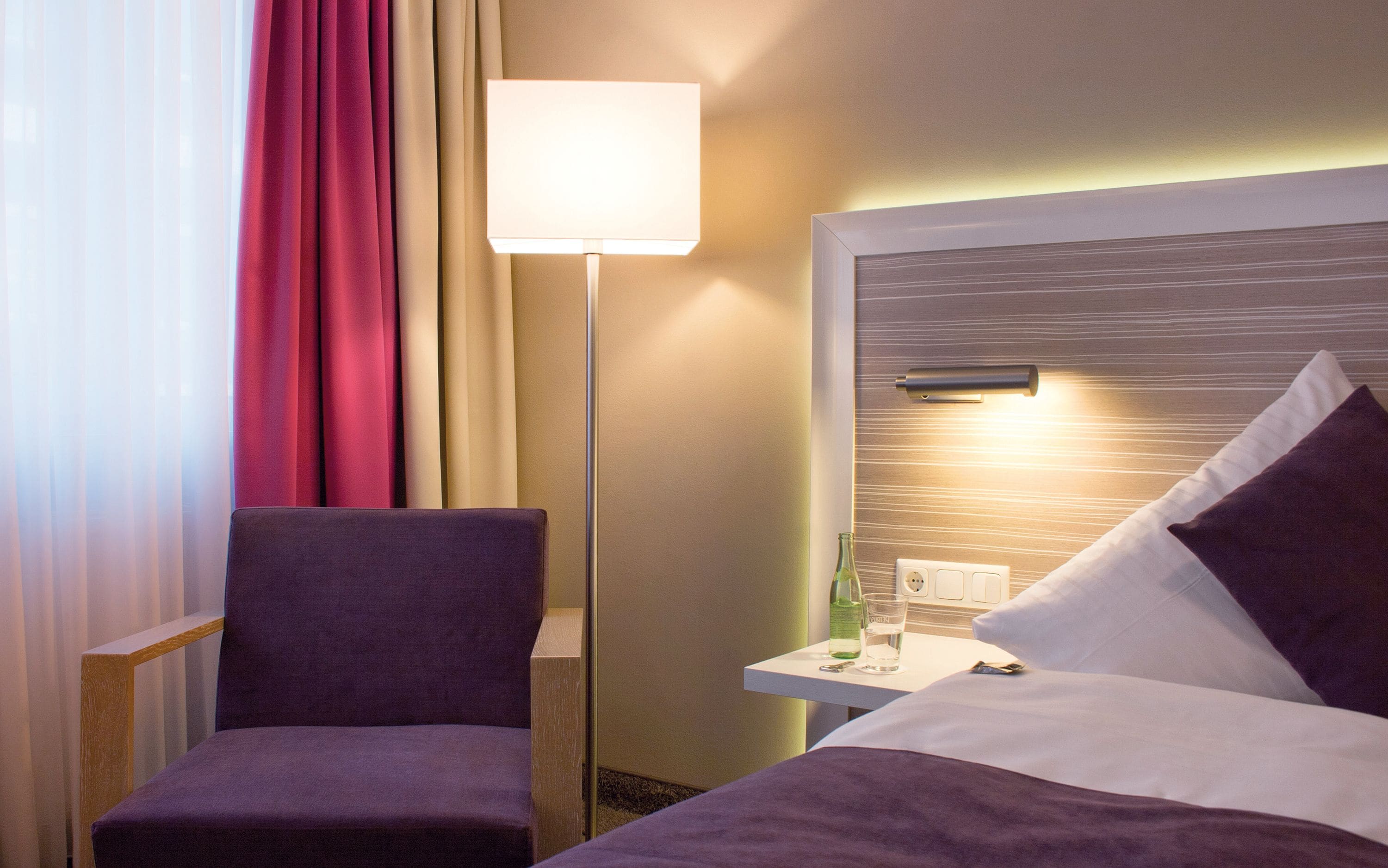 double room | 1 bedroom, minibar, in-room safe, blackout curtains