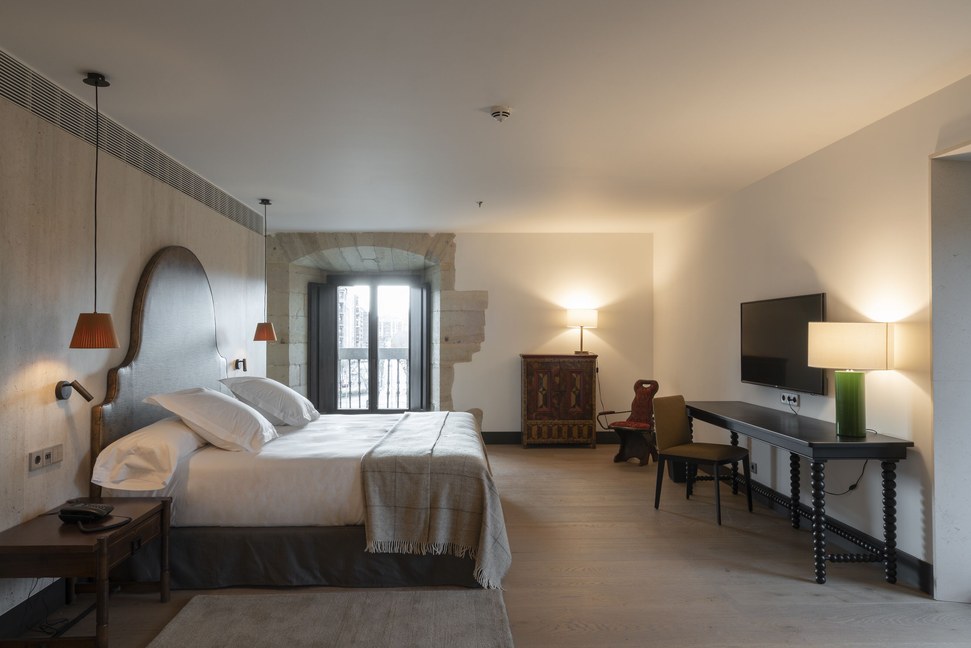 1 bedroom, premium bedding, minibar, in-room safe