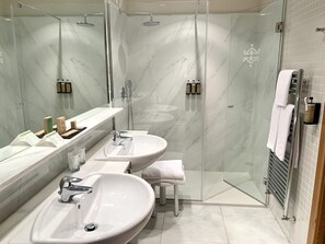 Superior Twin Room | Bathroom - Parador de Salamanca (Salamanca)
