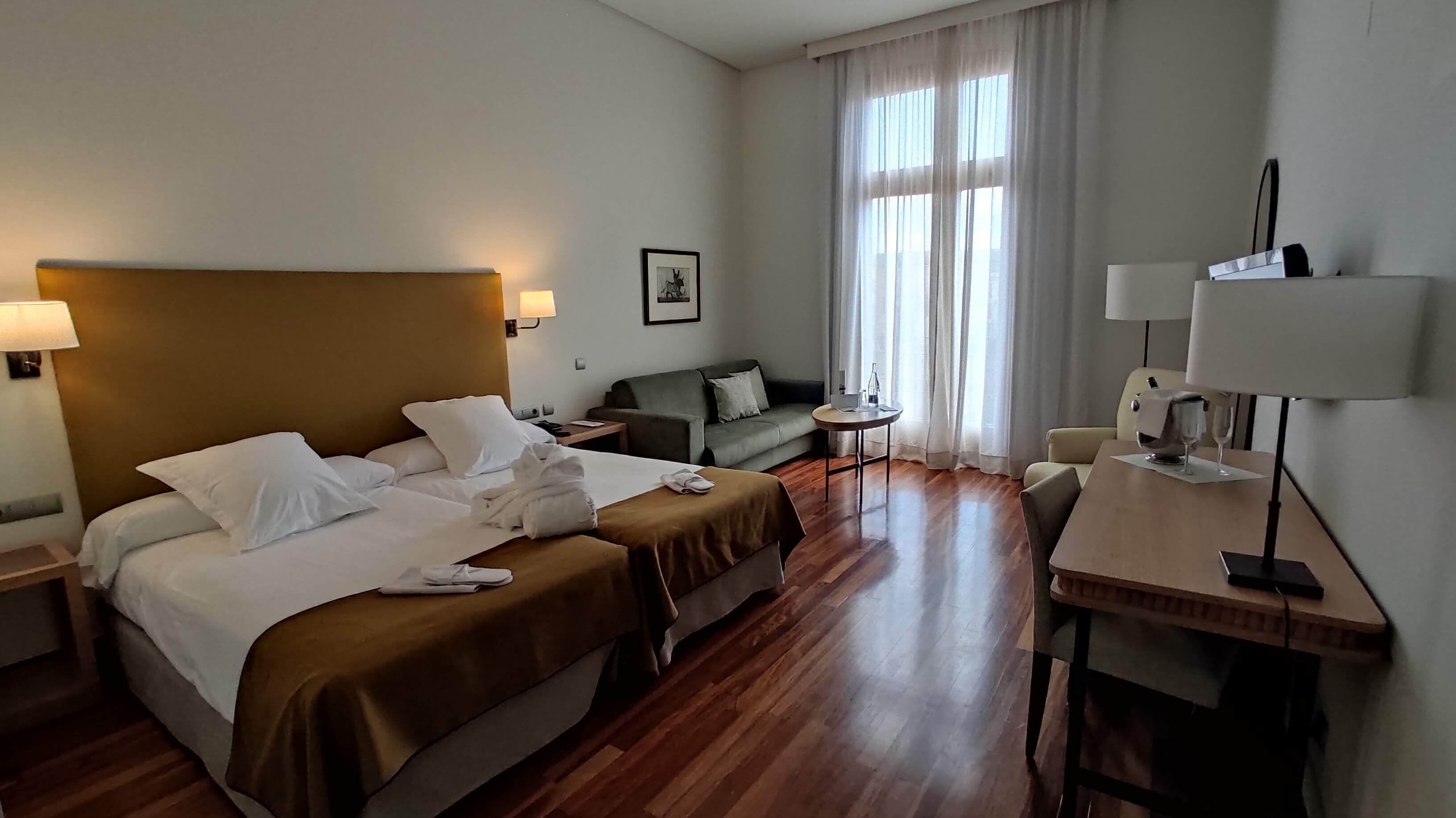 superior twin room, 2 single beds | 1 bedroom, premium bedding, minibar, in-room safe