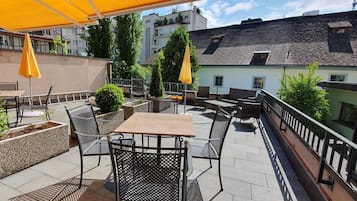 Deluxe szoba kétszemélyes ággyal | Terasz/udvar