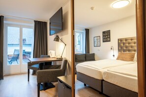 Chambre Deluxe double | Minibar, bureau, fer et planche à repasser, lit de bébé (gratuit)