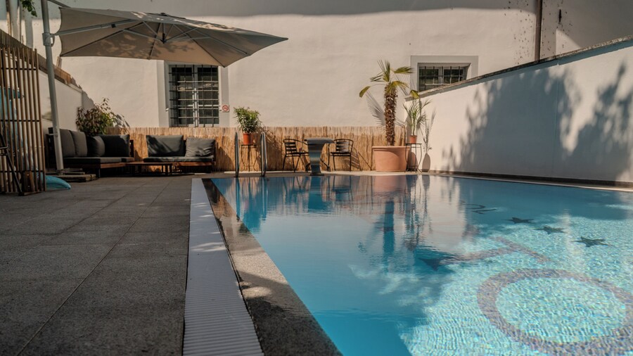 BASLERTOR Summer Pool Hotel