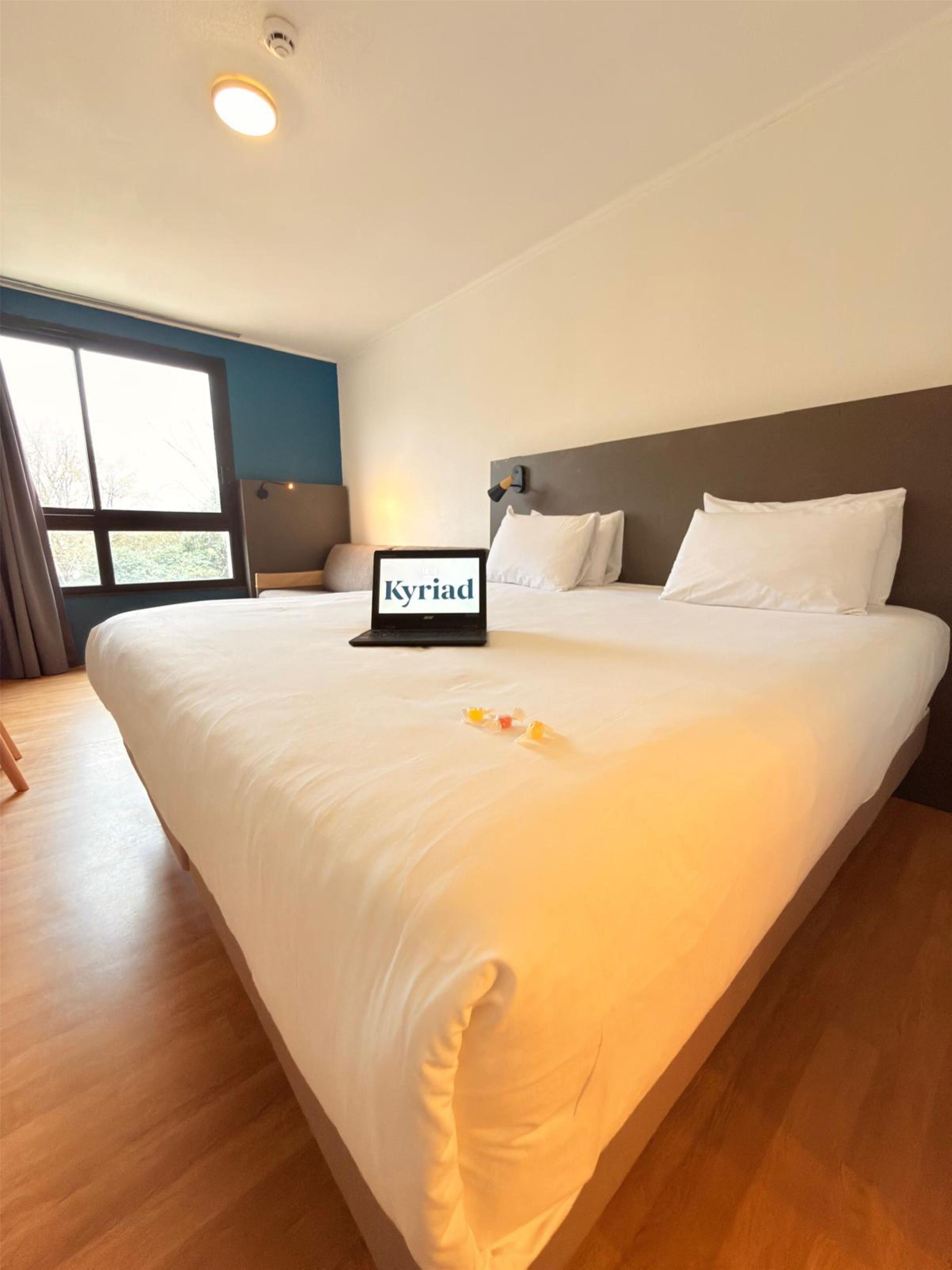 Standard Room, Multiple Beds | Desk, soundproofing, iron/ironing board, free cribs/infant beds