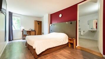 Bureau, chambres insonorisées, fer et planche à repasser