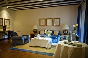 Flat-screen TV - Parador de Chinchón (Chinchon)