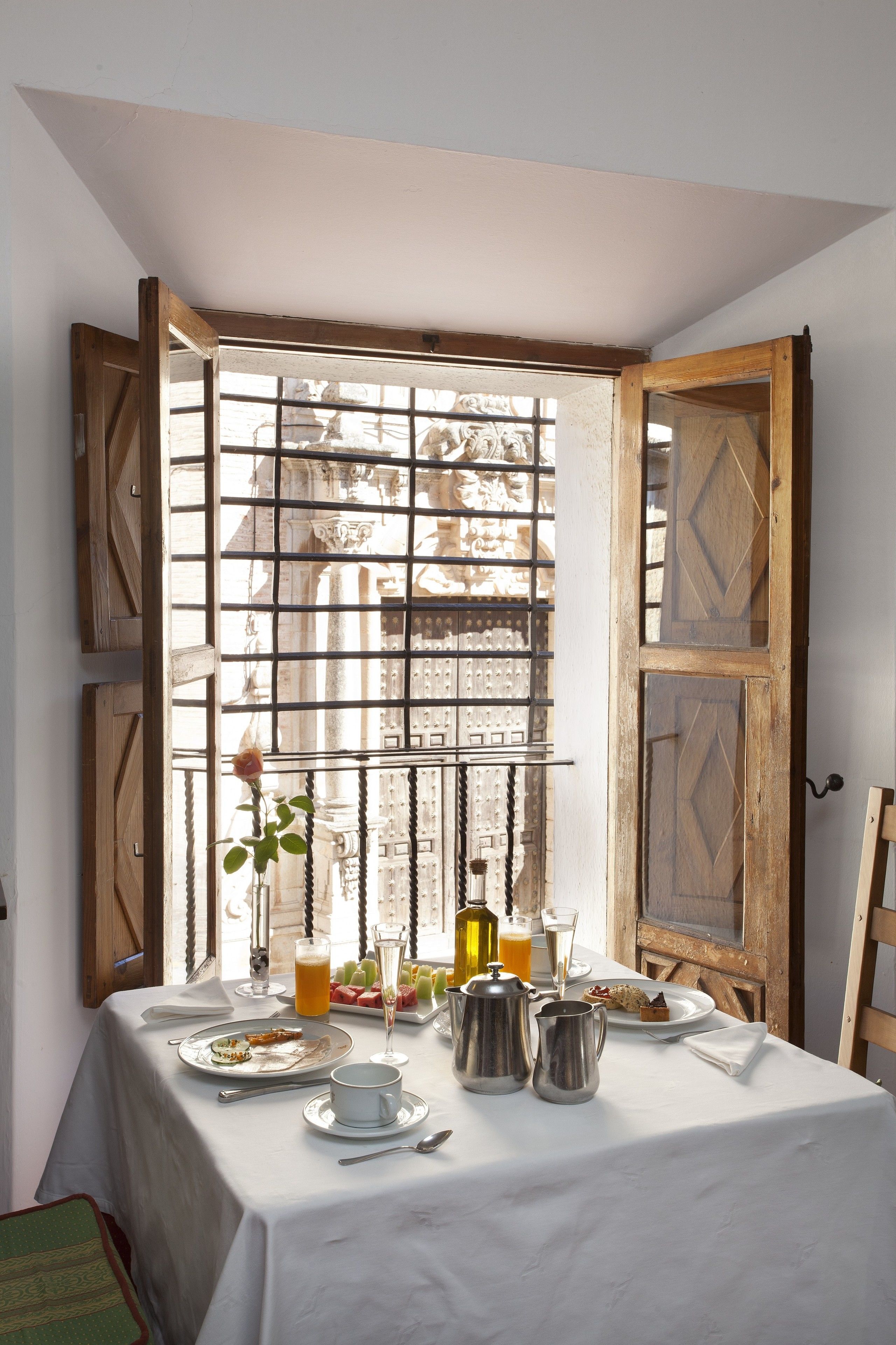 Superior Twin Room, 2 Single Beds (Single use) | Restaurant | Lunch and dinner served