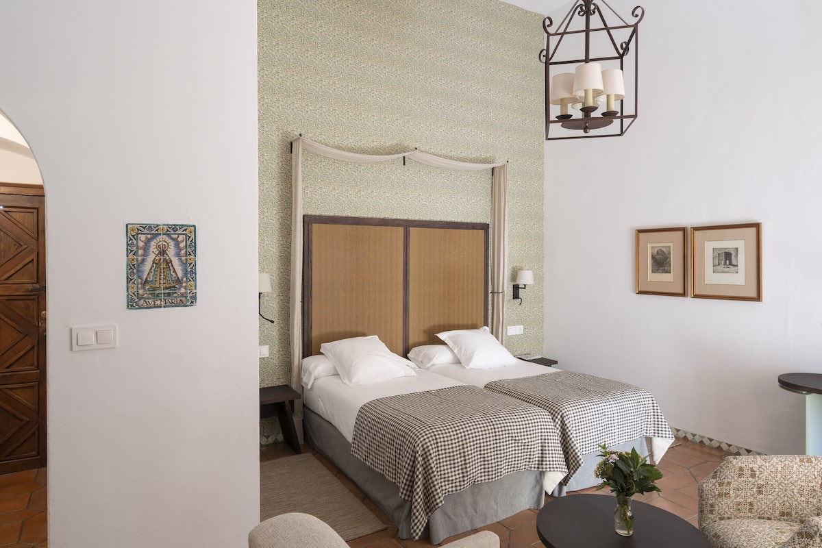 superior double or twin room | minibar, in-room safe, desk, free wifi