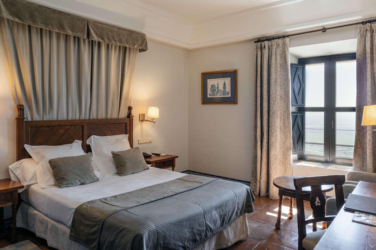 Literie de qualité supérieure, minibar, coffres-forts dans les chambres