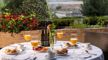 Tempat makan outdoor