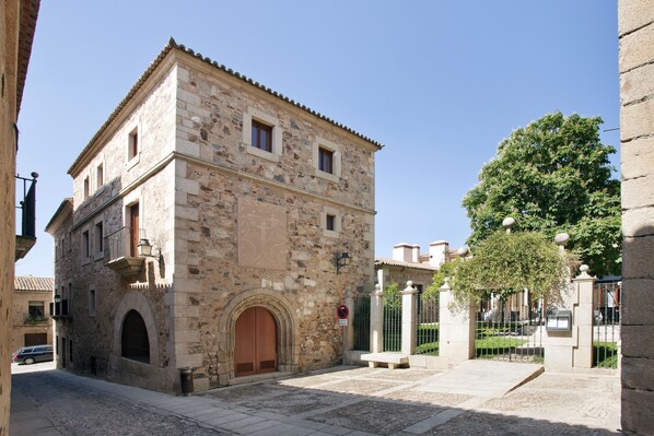 Exterior detail - Parador de Cáceres (Cáceres)