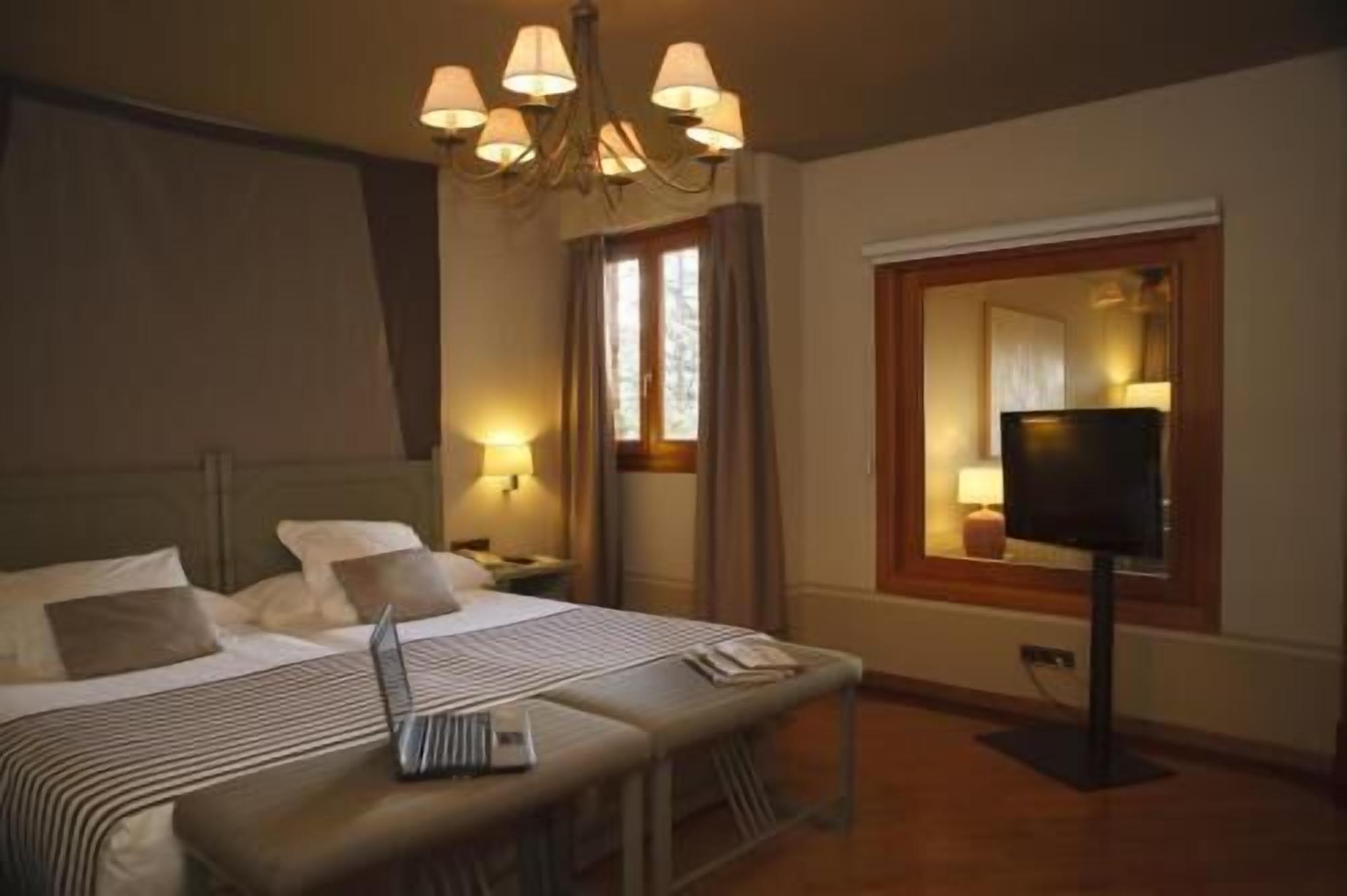 Minibar, in-room safe, desk, blackout curtains