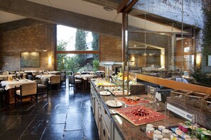 Buffet breakfast on weekdays (EUR 20.00 per person)