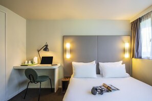 1 habitación, escritorio, sistema de insonorización y cunas gratuitas