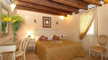 Minibar, una cassaforte in camera, una scrivania