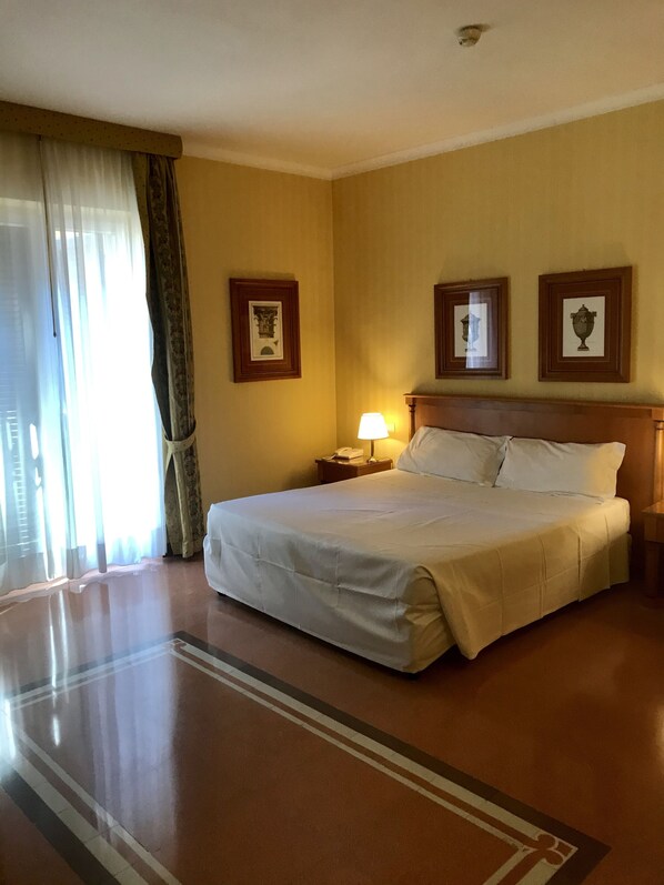 Superior Quadruple Room, Balcony | 1 bedroom, minibar, in-room safe, desk
