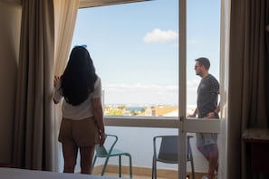 Double Room, Sea View | Individually decorated, individually furnished, desk, free WiFi